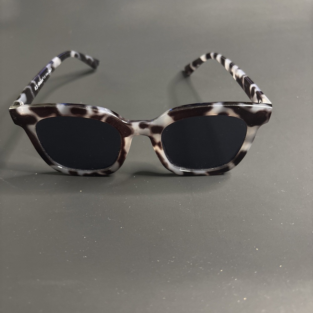 AJ Morgan Sunglasses 84011 Black White Grey Marbled Tortoise Square Cat Eye 50mm